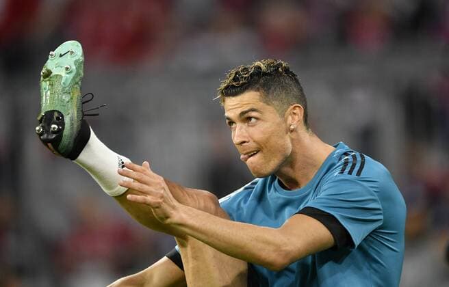 Vor Spielbeginn: Aufwärmen Training Cristiano Ronaldo CR7 Real Madrid FC Bayern München FCB vs Real Madrid CF UEFA Champions-League CL Halbfinale Hinspiel Spiel 1 Saison 2017 2018 München Allianz Arena 25.04.2018 FC Bayern München FCB vs Real Madrid CF