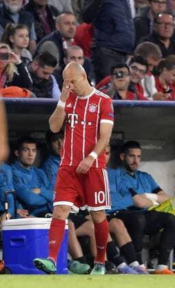 25.04.2018, Fussball UEFA Champions League 2017 2018, Halbfinale Hinspiel, FC Bayern München - Real Madrid, in der Allianzarena München. Arjen Robben ( FC Bayern München) verletzt aus dem Spiel.