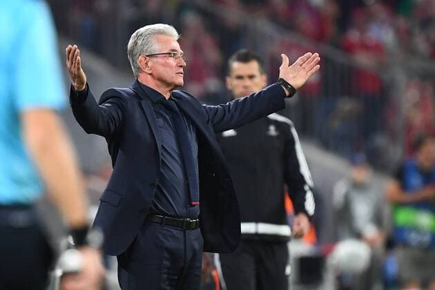Bilder des Tages - SPORT 25.04.2018, xjhx, Fussball Champions League, FC Bayern Muenchen - Real Madrid, emspor, v.l. Trainer Head Coach Jupp Heynckes (FCB - FC Bayern Muenchen) gibt Anweisung, gestikuliert, mit den Armen gestikulieren, gives instructions, gesticulate Muenchen