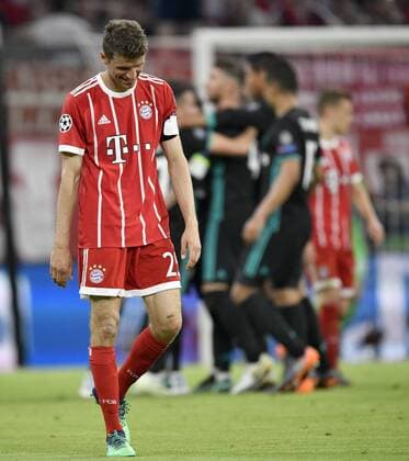 TOR zum 1:0 Marcelo Real Madrid Torjubel Enttäuschung bei Torwart Sven Ulreich FC Bayern München und Thiago Alcantara FC Bayern München FC Bayern München FCB vs Real Madrid CF UEFA Champions-League CL Halbfinale Hinspiel Spiel 1 Saison 2017 2018 München Allianz Arena 25.04.2018 FC Bayern München FCB vs Real Madrid CF