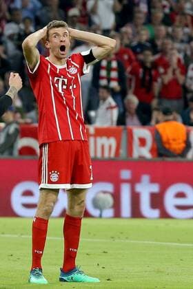 Bilder des Tages - SPORT Thomas Mueller (FC Bayern Muenchen 25), FC Bayern Muenchen vs. Real Madrid CF, Champions League, Halbfinale, Fussball, 25.04.2018, FC Bayern Muenchen vs. Real Madrid CF, Champions League, Halbfinale, Fussball, 25.04.2018 Muenchen *** Thomas Mueller FC Bayern Muenchen 25 Bayern Munich vs Real Madrid CF Champions League Semifinals Soccer 25 04 2018 FC Bayern Munich vs Real Madrid CF Champions League Semi Finals Soccer 25 04 2018 Muenchen Copyright: xLanger Eibner-Pressefotox EP_HLR