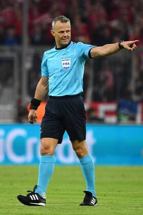25.04.2018, xjhx, Fussball Champions League, FC Bayern Muenchen - Real Madrid, emspor, v.l. Schiedsrichter Referee Björn Kupierst (NED) Muenchen