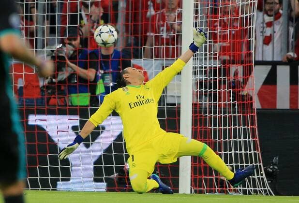 20180425, Champions League, FC Bayern vs Real Madrid, Allianz Arena Muenchen, Fussball, im Bild: Leylar Navas ( Real Madrid ) kasiert das 1:0