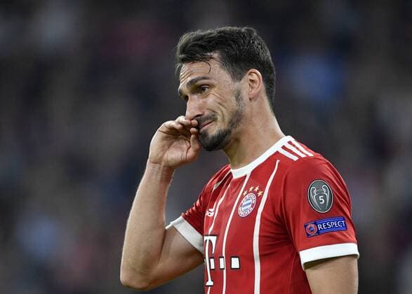 Mats Hummels FC Bayern München Gestik, Geste enttäuscht FC Bayern München FCB vs Real Madrid CF UEFA Champions-League CL Halbfinale Hinspiel Spiel 1 Saison 2017 2018 München Allianz Arena 25.04.2018 FC Bayern München FCB vs Real Madrid CF