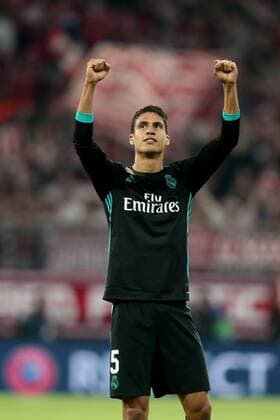 Raphael Varane ( Real Madrid CF 5 ) mit geballten Fäusten nach dem Sieg, FC Bayern Muenchen vs. Real Madrid CF, Champions League, Halbfinale, Fussball, 25.04.2018, FC Bayern Muenchen vs. Real Madrid CF, Champions League, Halbfinale, Fussball, 25.04.2018 Muenchen Copyright: xLanger Eibner-Pressefotox EP_HLR