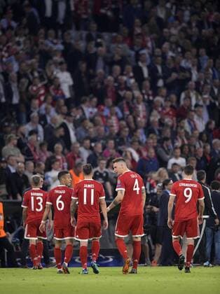 25.04.2018, Fussball UEFA Champions League 2017 2018, Halbfinale Hinspiel, FC Bayern München - Real Madrid, in der Allianzarena München. Frustrierter Abgang der Bayern nach der Niederlage.