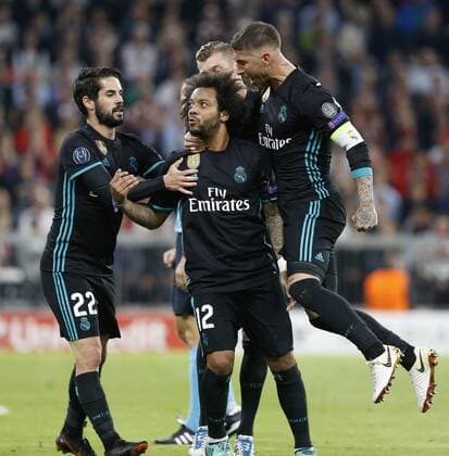 Partido de ida de semifinales de la Liga de Campeones entre el Bayern Munich y el Real Madrid en el Allianz Arena. En la imagen, Marcelo celebra su gol. First leg of Champions League semifinal between Bayern Munich and Real Madrid. In this picture, Marcelo celebrates his goal. 