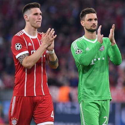 Fußball Champions League Halbfinale FC Bayern München - Real Madrid am 25.04.2018 in der Allianz Arena in München Niklas Süle ( München ), links - Sven Ulreich ( München ), rechts - enttäuscht