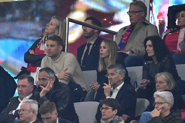 Manuel NEUER (Torwart FC Bayern Muenchen) mit Ehefrau Nina. Fussball Champions League, Halbfinale, FC Bayern Muenchen (M) - Real Madrid (REAL) 1-2, am 25.04.2018 in der A L L I A N Z A R E N A in Muenchen Deutschland.