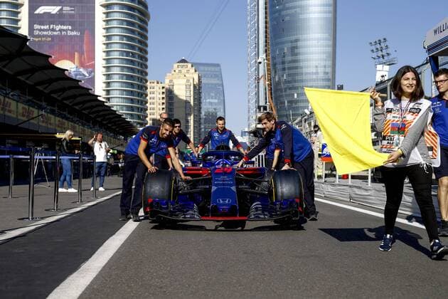 Motorsports: World Championship WM Weltmeisterschaft 2018; Grand Prix Azerbaijan, Grand Prix of Europe, Formula 1 2018 Azerbaijan Grand Prix, , 28 Brendon Hartley (NZL Toro Rosso, Ferrari) , Baku Azerbaijan