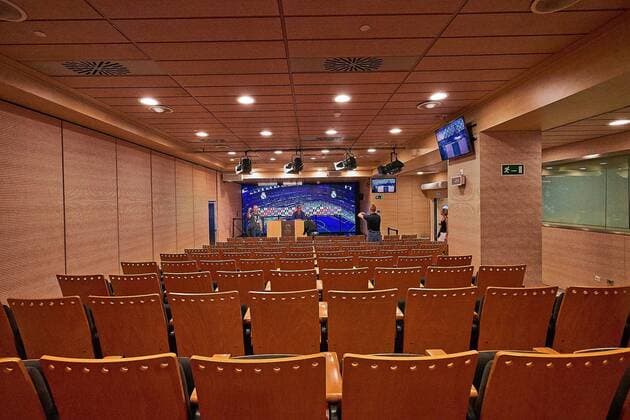 25.04.2018, xovx, Fussball Spanien Real Madrid Stadion, emspor, Estadio Santiago Bernabeu, Heimspielstätte von Real Madrid. Pressekonferenzraum von Real Madrid im Estadio Santiago Bernabeu. Madrid