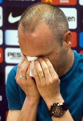 Bilder des Tages - SPORT FC Barcelona Barca s Spanish midfielder Andres Iniesta offers a press conference PK Pressekonferenz to announce his farewell from the Spanish club by the end of the season, at Joan Gamper sports city in Barcelona, northeastern Spain, 27 April 2018. Andres Iniesta farewell press conference !ACHTUNG: NUR REDAKTIONELLE NUTZUNG!  Copyright: xEnricxFontcubertax GRAF4120 20180427-636604356985304183
