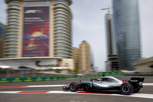 Motorsports: World Championship WM Weltmeisterschaft 2018; Grand Prix Azerbaijan, Grand Prix of Europe, Formula 1 2018 Azerbaijan Grand Prix, 44 Lewis Hamilton (GBR, Mercedes AMG Petronas F1 Team), Baku Azerbaijan
