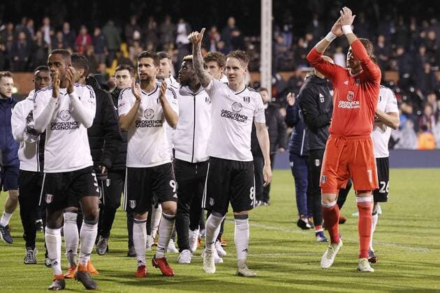 Fulham players perform a lap of honour during the EFL Sky Bet Championship match between Fulham and Sunderland at Craven Cottage, London, England on 27 April 2018. Copyright: xCarltonxMyriex 19810044