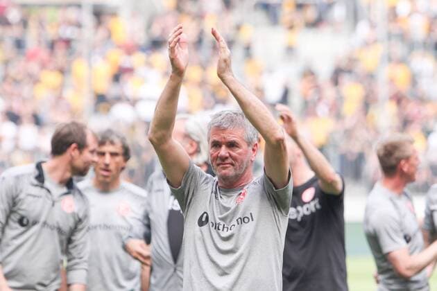 Dresden - Duesseldorf Fussball 2. Liga Dresden, 28.04.2018, DDV-Stadion, Fußball, Herren, 2. Liga, 32. Spieltag , SG Dynamo Dresden - Fortuna Düsseldorf 1:2 (0:1) , Im Bild: Trainer Friedhelm Funkel (Duesseldorf) , *** Dresden Duesseldorf Soccer 2 Liga Dresden 28 04 2018 DDV Stadium Soccer Men 2 League 32 Gameday SG Dynamo Dresden Fortuna Dusseldorf 1 2 0 1 Im Bild Coach Friedhelm Funkel Duesseldorf