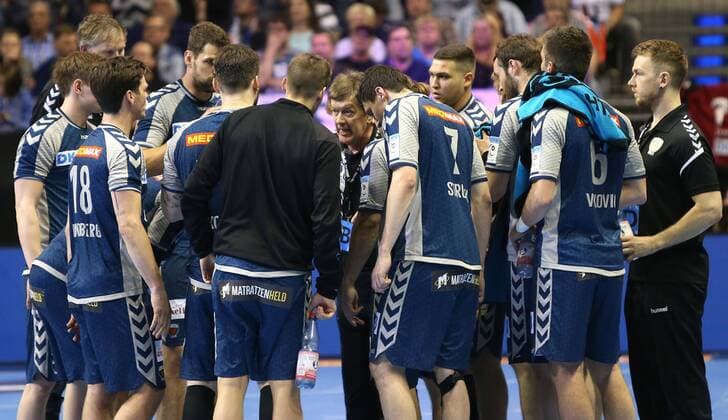 28.04.18, Handball - EHF CUP Quarter Final, Füchse Berlin - CRO RK Nexe Bild: Trainer Velimir Petkovic Handball - EHF CUP Quarter Final - Füchse Berlin - CRO RK Nexe