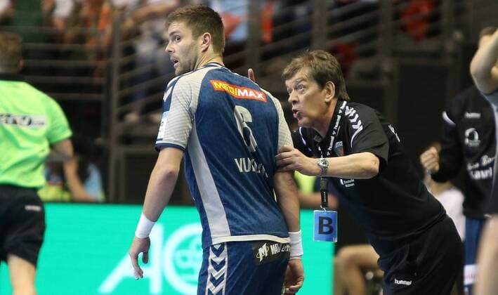 28.04.18, Handball - EHF CUP Quarter Final, Füchse Berlin - CRO RK Nexe Bild: Trainer Velimir Petkovic Handball - EHF CUP Quarter Final - Füchse Berlin - CRO RK Nexe