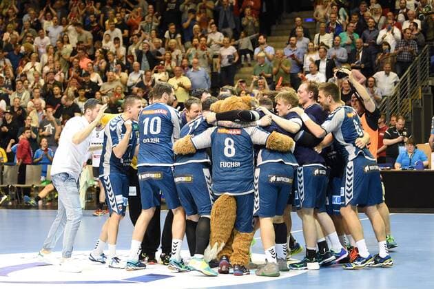 Handball, Herren, EHF-Pokal, Saison 2017 18, Viertelfinale, Rückspiel, Füchse Berlin - RK Nexe, Jubel nach dem Abpfiff bei den Füchsen Berlin, 28.04.18, Copyright: xMichaelxHundtx xMatthiasxKochx