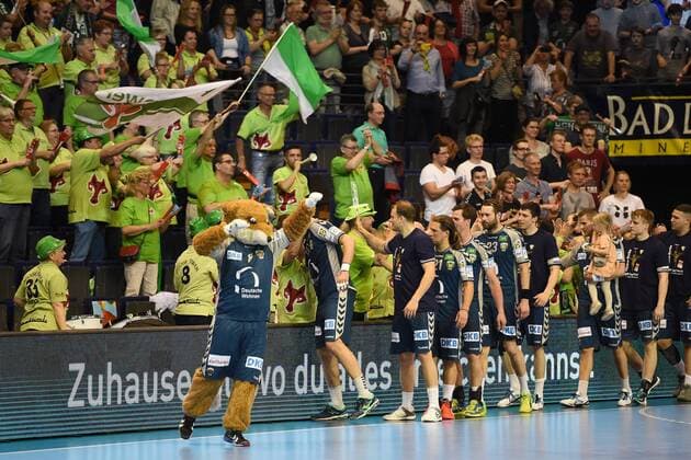 Handball, Herren, EHF-Pokal, Saison 2017 18, Viertelfinale, Rückspiel, Füchse Berlin - RK Nexe, Jubel nach dem Abpfiff bei den Füchsen Berlin, 28.04.18, Copyright: xMichaelxHundtx xMatthiasxKochx