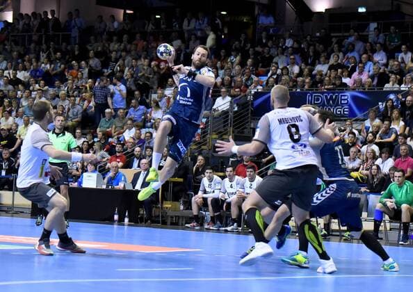 EHF-Pokal-Viertelfinale, Fuechse Berlin - RK Nexe Nasice 28.04.2018 28.04.2018,Max Schmeling Halle,EHF-Pokal,Viertelfinale, Fuechse Berlin - RK Nexe Nasice,v.l.Steffen Faeth(Fuechse Berlin 23),Marko Mrdenovic(RK Nexe Nasice 8)