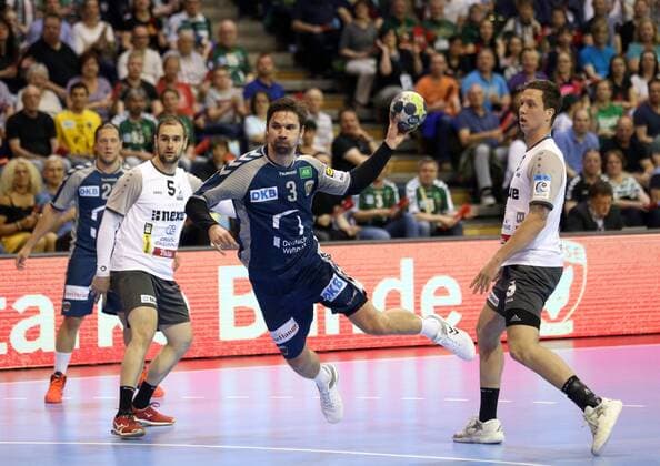 GER, EHF, FUECHSE BERLIN VS. RK Nexe 28.04.2018, Max Schmeling Halle, Berlin, GER, EHF, FUECHSE BERLIN VS. RK Nexe, im Bild Fabian Wiede (Fuechse Berlin 3), Patrik Leban (Nexe 5), Sasa Jaman Barisic (Nexe 9)
