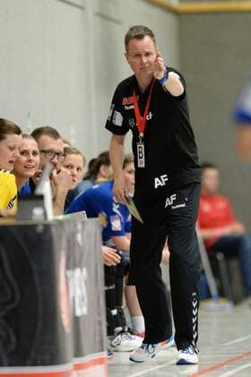 Andre Fuhr (Trainer HSG Blomberg-Lippe) -- Handball --- 1. Bundesliga Frauen --- HSG Bad Wildungen Vipers vs HSG Blomberg-Lippe --- 28.04.2018, Handball --- 1. Bundesliga Frauen --- HSG Bad Wildungen Vipers vs HSG Blomberg-Lippe --- 28.04.2018 Bad Wildungen Copyright: xEIBNER RolandxSippelx EP_RSL