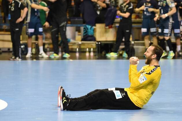 Handball, Herren, EHF-Pokal, Saison 2017 18, Viertelfinale, Rückspiel, Füchse Berlin - RK Nexe, Jubel nach dem Abpfiff, TW Silvio Heinevetter (Nr. 12, Füchse Berlin), 28.04.18, Copyright: xMichaelxHundtx xMatthiasxKochx