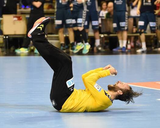 Handball, Herren, EHF-Pokal, Saison 2017 18, Viertelfinale, Rückspiel, Füchse Berlin - RK Nexe, Jubel nach dem Abpfiff, TW Silvio Heinevetter (Nr. 12, Füchse Berlin), 28.04.18, Copyright: xMichaelxHundtx xMatthiasxKochx