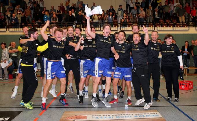 BAU 28.04.2018 Kornwestheim Handball SV Kornwestheim vs. VfL Pfullingen, Kornwestheim feiert die Meisterschaft