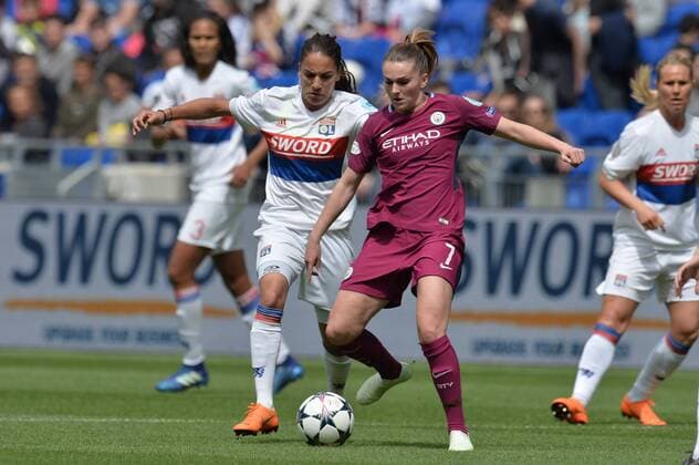 Amel Majri (lyon) vs Melissa Lawley Manchester United ManU FOOTBALL : Lyon vs Manchester United - Ligue des champions feminine - 1 2 de finale - 29 04 2018 FredericChambert Panoramic 