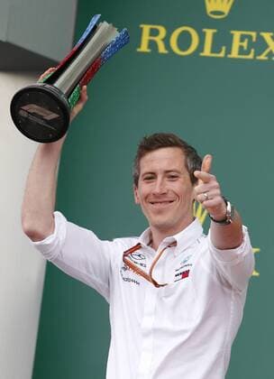Motorsports: World Championship WM Weltmeisterschaft 2018; Grand Prix Azerbaijan, Grand Prix of Europe, Formula 1 2018 Azerbaijan Grand Prix, The Mercedes delegate lifts the Constructors trophy alongside Kimi Raikkonen, Ferrari, 2nd position, on the podium. Baku Azerbaijan