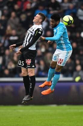 Pierrick Capelle ( Angers ) - Jordan Amavi ( Olympique Marseille ) FOOTBALL : SCO Angers vs Olympique de Marseille - Ligue 1 - Angers - 29 04 2018 FedericoPestellini Panoramic 