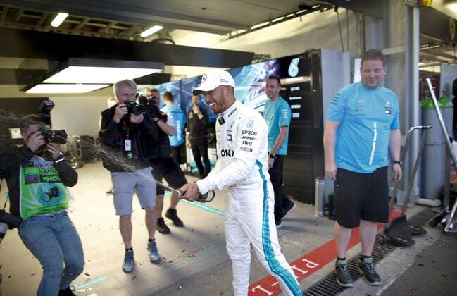 Motorsports: World Championship WM Weltmeisterschaft 2018; Grand Prix Azerbaijan, Grand Prix of Europe, Formula 1 2018 Azerbaijan Grand Prix, 44 Lewis Hamilton (GBR, Mercedes AMG Petronas F1 Team), Baku Azerbaijan