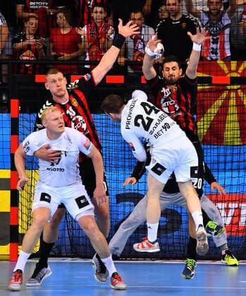 29.04.2018 Skopje(FYR Macedonia) HC Vardar-THW Kiel 2nd 1 4 final match Champions League men s handball Dainis Kristopans(2L behind) and ILIJA Abutovic(R) HC Vardar stooped during match Pattrick Wiencek(L) and Miha Zarabec(3L)THW Kiel :Str 