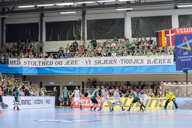 Skjern fans, under Champions League kvartfinalen i herrehaandbold mellem Skjern Haandbold og HBC Nantes i Skjern Bank Arena i Skjern, soendag den 29. april 2018. , Skjern  Copyright: MadsxDalegaardx COP106 spdk20180429-190554-L
