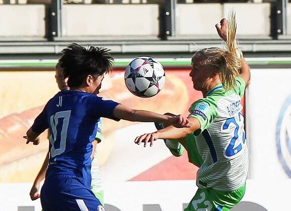 Wolfsburg vs Chelsea, CL Frauen Wolfsburg, Deutschland 29.04.2018, FUßBALL - VfL Wolfsburg vs FC Chelsea, Halbfinale, UEFA Frauen Champions League, Saison 2017-18. Bild zeigt: Pernille Harder (VfL Wolfsburg) Wolfsburg