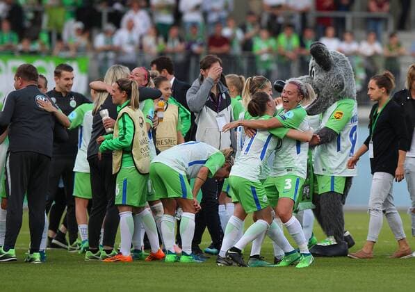Wolfsburg vs Chelsea, CL Frauen Wolfsburg, Deutschland 29.04.2018, FUßBALL - VfL Wolfsburg vs FC Chelsea, Halbfinale, UEFA Frauen Champions League, Saison 2017-18. Bild zeigt: Schlussjubel Finale Wolfsburg
