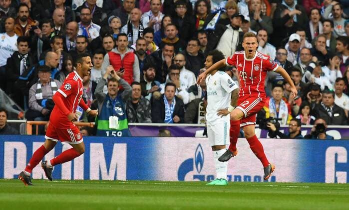 01.05.2018, xfux, Fussball Champions League, Halbfinale, Real Madrid - FC Bayern Muenchen, emspor, v.l. Joshua Kimmich (FC Bayern Muenchen) celebrate the goal, Der Torjubel zum 0:1 Madrid