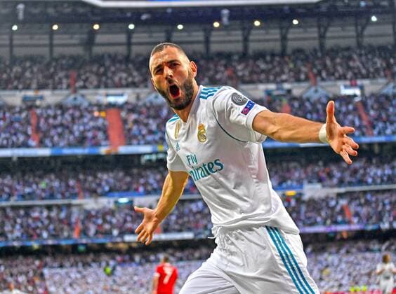 Bilder des Tages - SPORT 01.05.2018, Fussball UEFA Champions League 2017 2018, Halbfinale Rückspiel, Real Madrid - FC Bayern München, im Bernabeu-Stadion Madrid. Torjubel zum 1:1 Ausgleich von Karim Benzema (Real Madrid).