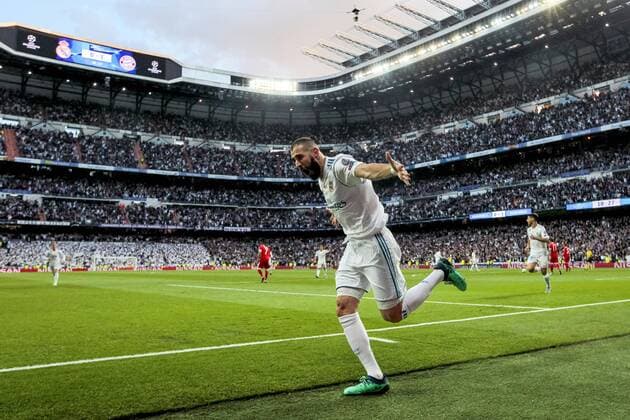 Real Madrid s Karim Benzema celebrates after scoring the 1-1 equalizer against Bayern Munich during the UEFA Champions League semi finals second leg match between Real Madrid and Bayern Munich at Santiago Bernabeu Stadium, in Madrid, Spain, 01 May 2018. Real Madrid vs Bayern Munich !ACHTUNG: NUR REDAKTIONELLE NUTZUNG!  Copyright: xEMILIOxNARANJOx GRAF6561 20180501-636608062842469423