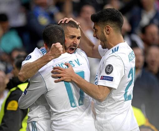 01.05.2018, Fussball UEFA Champions League 2017 2018, Halbfinale Rückspiel, Real Madrid - FC Bayern München, im Bernabeu-Stadion Madrid. Torjubel Karim Benzema (2.v.li, Real Madrid). li: Lucas Vazquez (Real Madrid), re: Marco Asensio (Real Madrid).