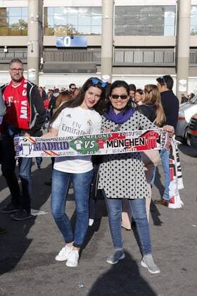 fans of Real Madrid outside the stadium before the match with a match scarf during the UEFA Champions League semi final match between Real Madrid and Bayern Munich at the Santiago Bernabeu stadium on May 01, 2018 in Madrid, Spain UEFA Champions League 2017 2018 xVIxVIxImagesx xMauricexvanxSteenxIVx 10820002