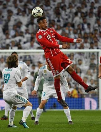 01.05.2018, xfux, Fussball Champions League, Halbfinale, Real Madrid - FC Bayern Muenchen, emspor, v.l. Luka Modric (Real Madrid), Corentin Tolisso (FC Bayern Muenchen) Madrid