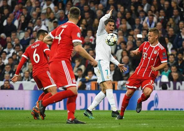 01.05.2018, xfux, Fussball Champions League, Halbfinale, Real Madrid - FC Bayern Muenchen, emspor, v.l. Thiago Alcantara (FC Bayern Muenchen), Niklas Suele (FC Bayern Muenchen), Toni Kroos (Real Madrid), Joshua Kimmich (FC Bayern Muenchen) Madrid