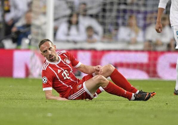 01.05.2018, Fussball UEFA Champions League 2017 2018, Halbfinale Rückspiel, Real Madrid - FC Bayern München, im Bernabeu-Stadion Madrid. Franck Ribery (FC Bayern München) am Boden.
