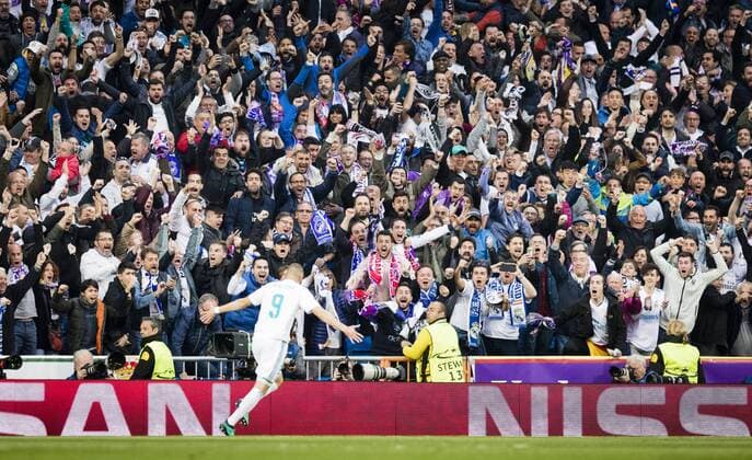 Madrid, 01.05.2018 Real Fans jubeln über das Tor von Karim Benzema (Real) Real Madrid - Bayern München