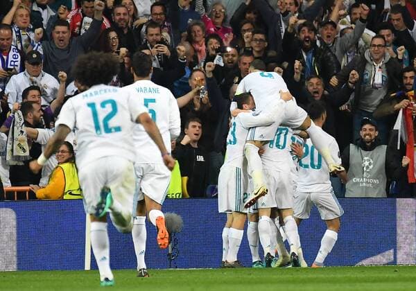 01.05.2018, xfux, Fussball Champions League, Halbfinale, Real Madrid - FC Bayern Muenchen, emspor, v.l. Karim Benzema (Real Madrid), celebrate the goal, Der Torjubel zum 2:1 Madrid