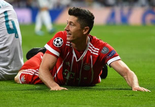 01.05.2018, xfux, Fussball Champions League, Halbfinale, Real Madrid - FC Bayern Muenchen, emspor, v.l. Robert Lewandowski (FC Bayern Muenchen) enttaeuscht, enttaeuscht schauend, dissapointed Madrid