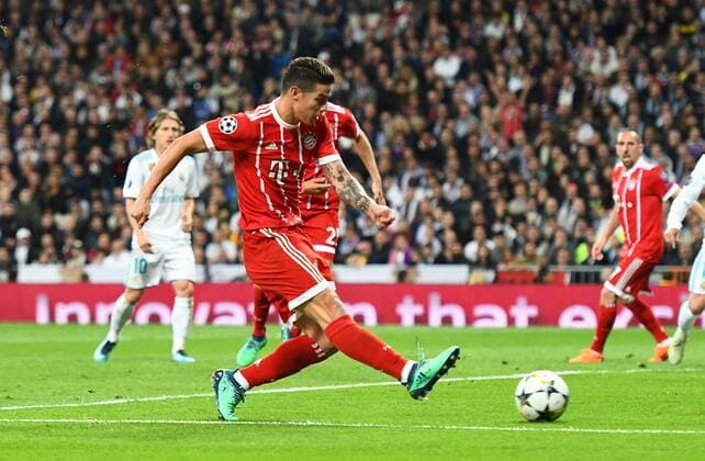 01.05.2018, xfux, Fussball Champions League, Halbfinale, Real Madrid - FC Bayern Muenchen, emspor, v.l. James Rodriguez (FC Bayern Muenchen) celebrate the goal, Der Torjubel zum Goal scored, erziehlt das Tor zum 2:2 Madrid