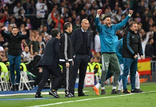 01.05.2018, xfux, Fussball Champions League, Halbfinale, Real Madrid - FC Bayern Muenchen, emspor, v.l. Trainer Zinedine Zidane (Real Madrid) jubeln jubelt nach Spielende. Madrid